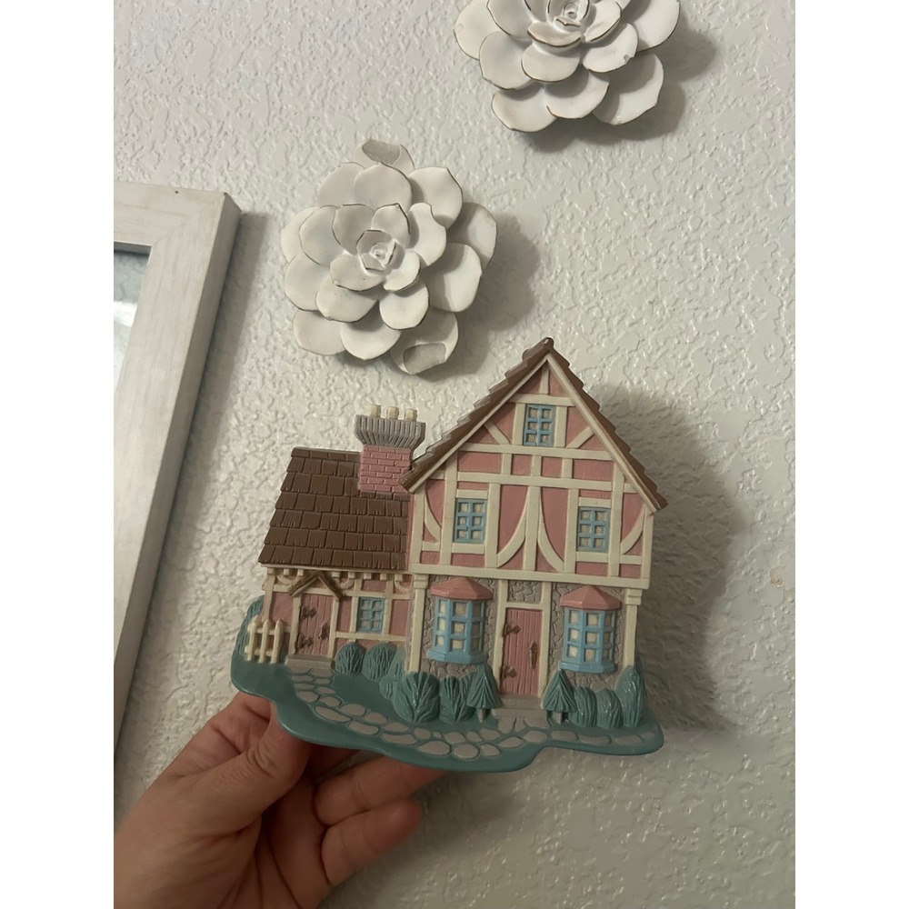 Vintage Syroco Cottage Wall Hanging Plaque Tudor House Pink Brown 3133 MCM Decor